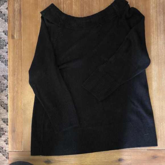 Requirements black sweater. L. 3/4 sleeve - Picture 4 of 4